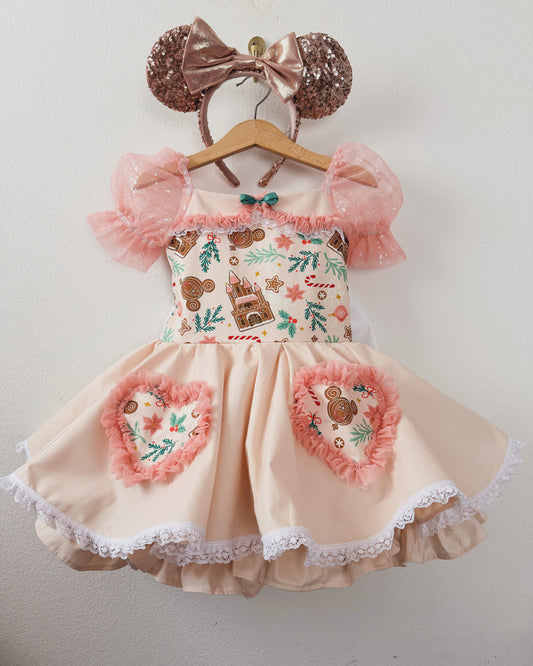 PREORDER Gingerbread castle with petticoat layer